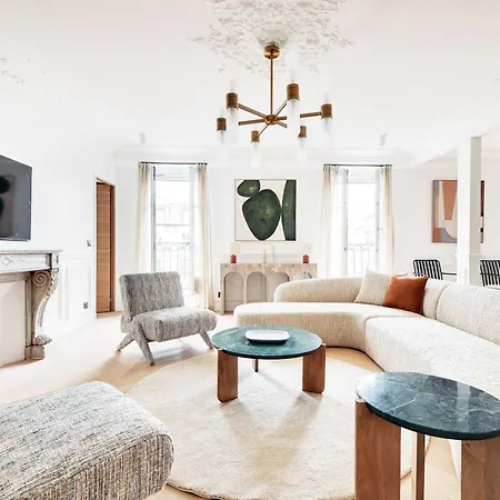 Magnifico C Ac 4h 8p - 2 Apartament