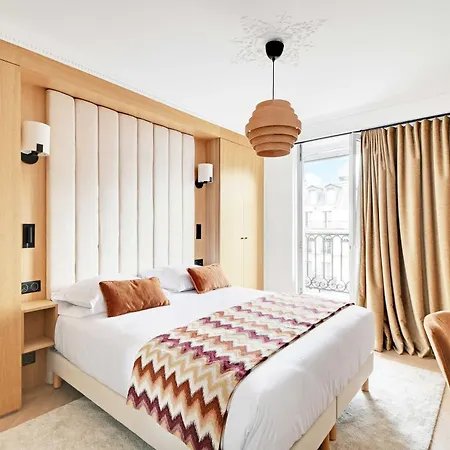 Magnifico C Ac 4h 8p - 2 * Paryż