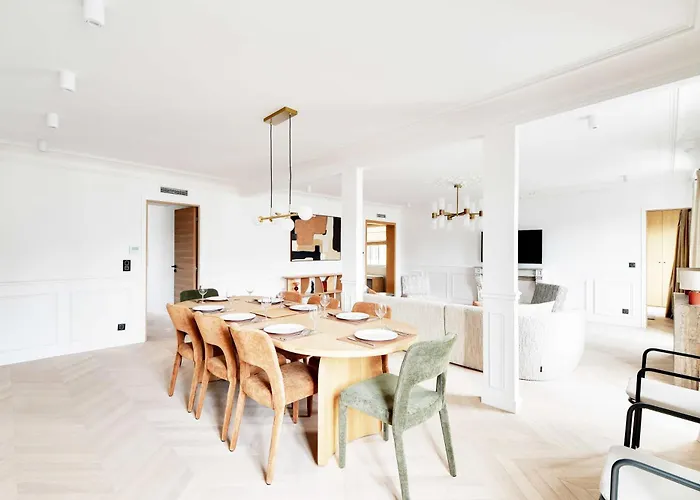 Apartament Magnifico C Ac 4h 8p - 2 *